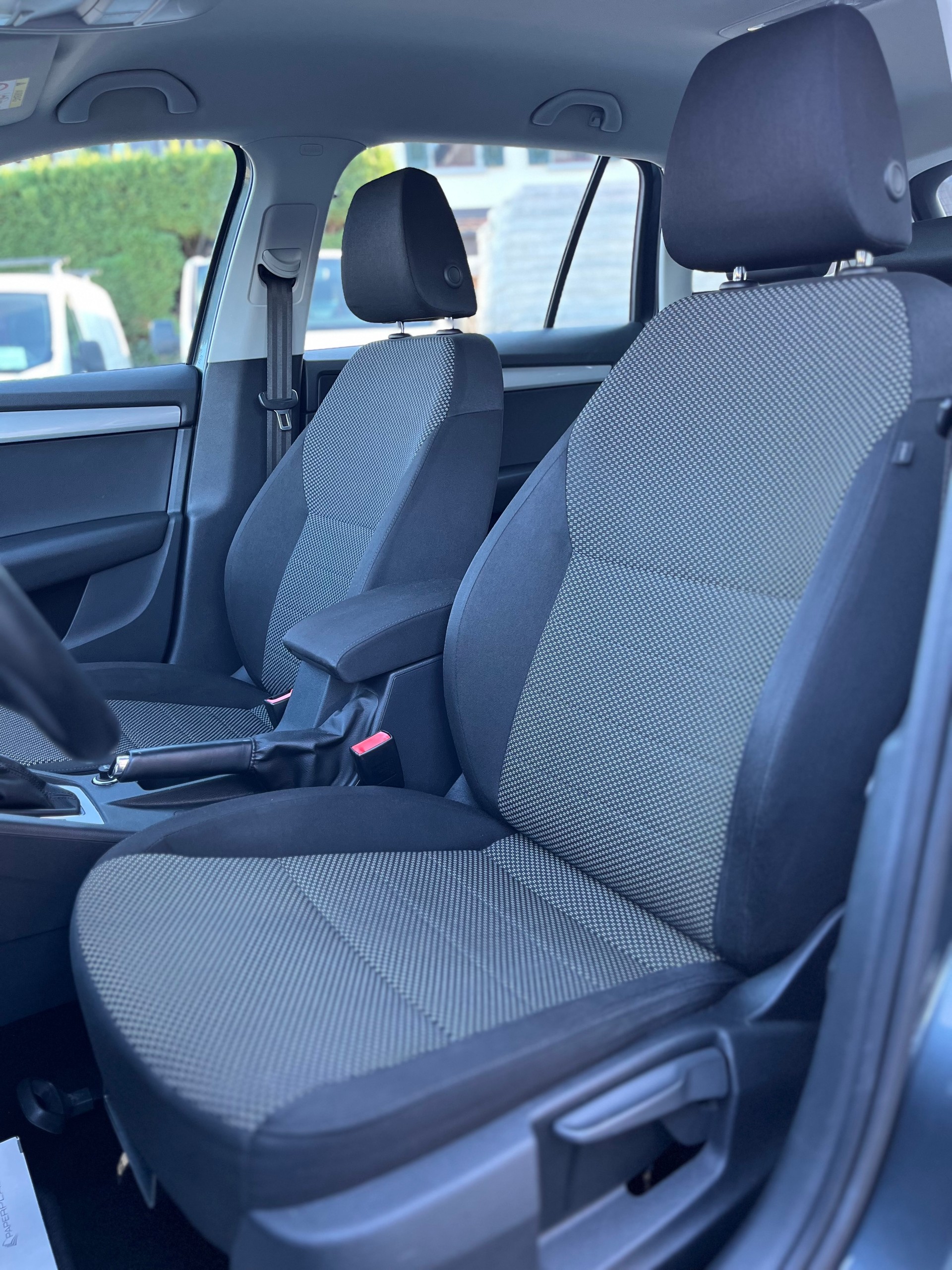 SKODA Octavia Combi 1.8 TSI Ambition 4x4 DSG / Frisch ab MFK & Service / 8-fach bereift / Anhängerkupplung-image-13