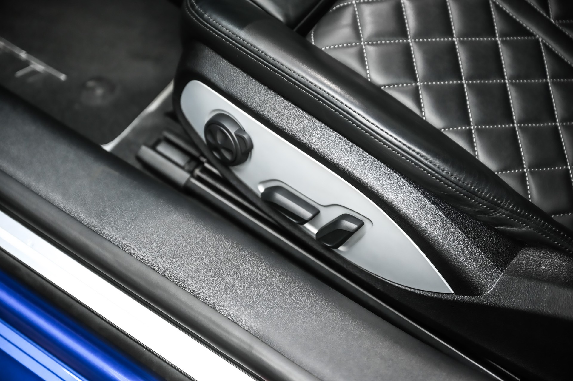 AUDI TT Coupé 2.0 TFSI quattro S-Tronic-image-21