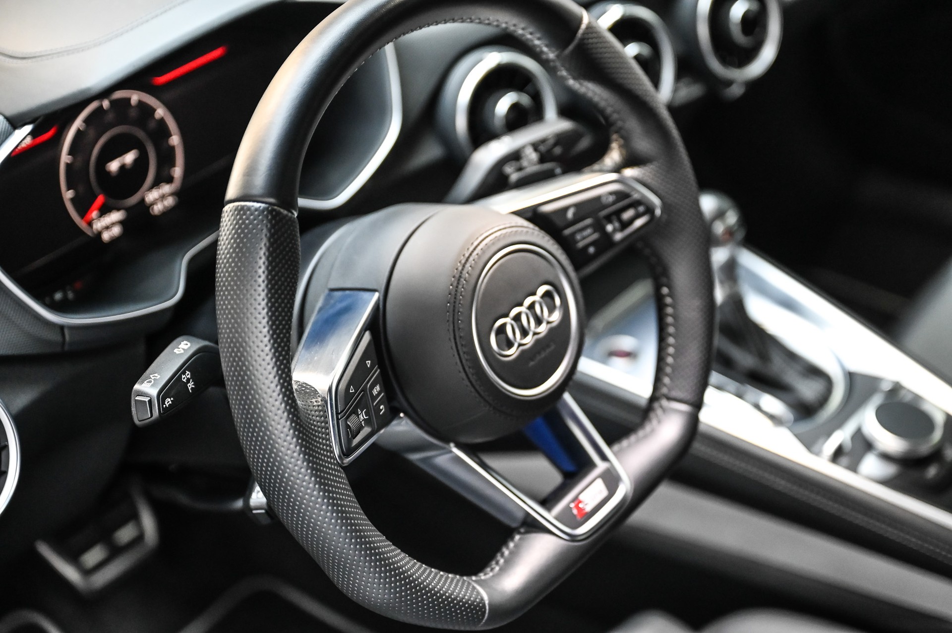 AUDI TT Coupé 2.0 TFSI quattro S-Tronic-image-25