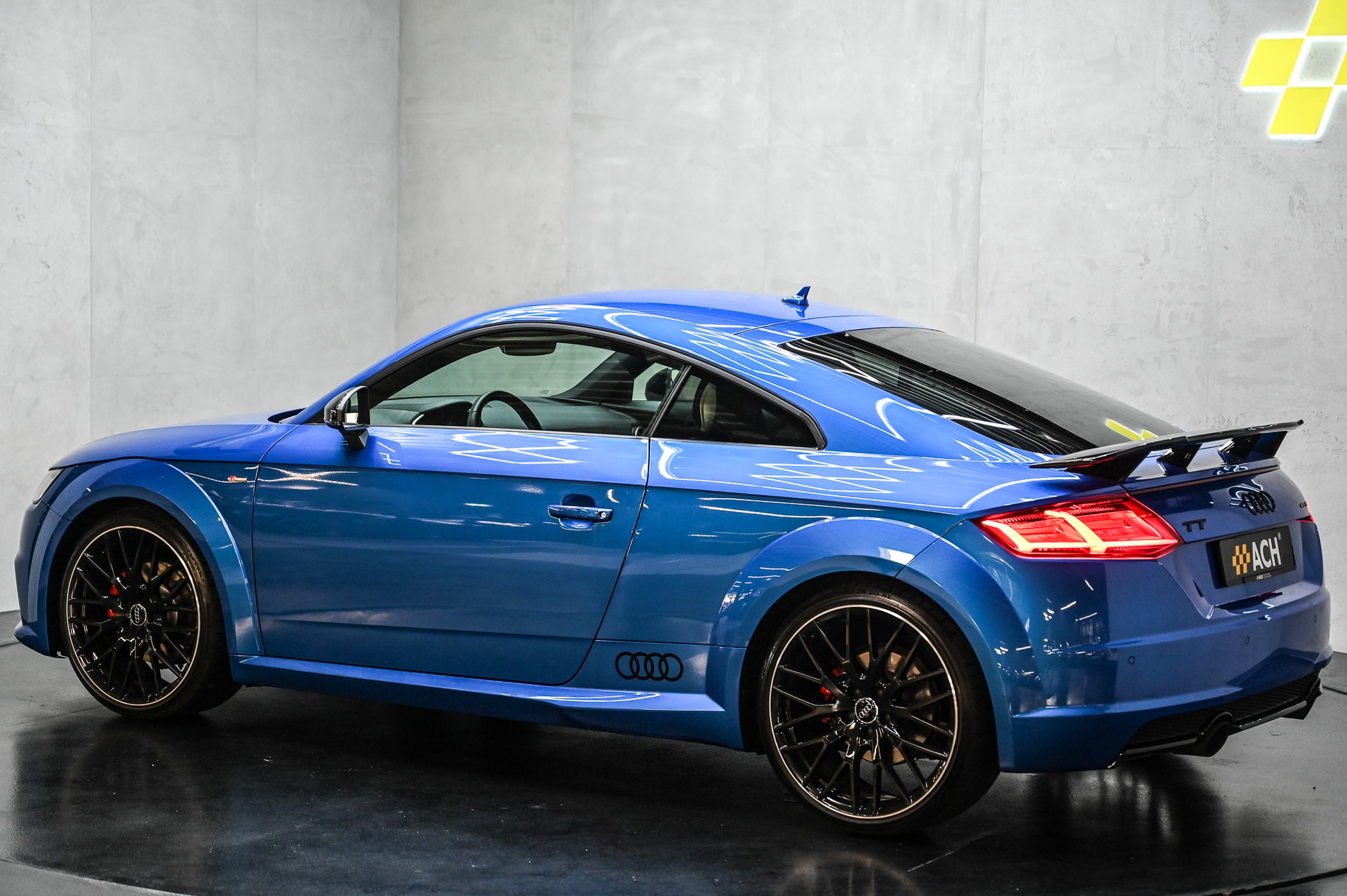 AUDI TT Coupé 2.0 TFSI quattro S-Tronic-image-4