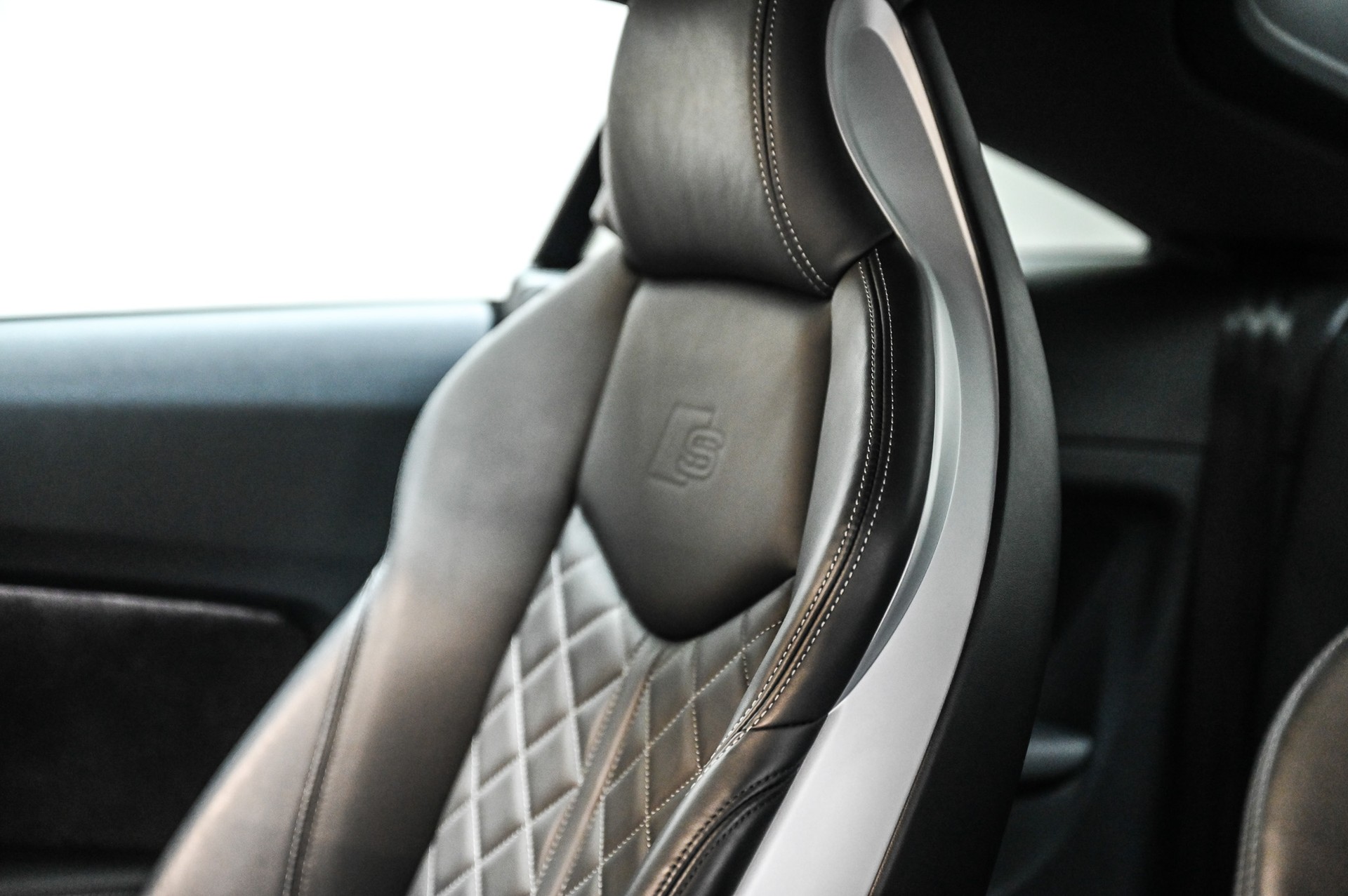 AUDI TT Coupé 2.0 TFSI quattro S-Tronic-image-19