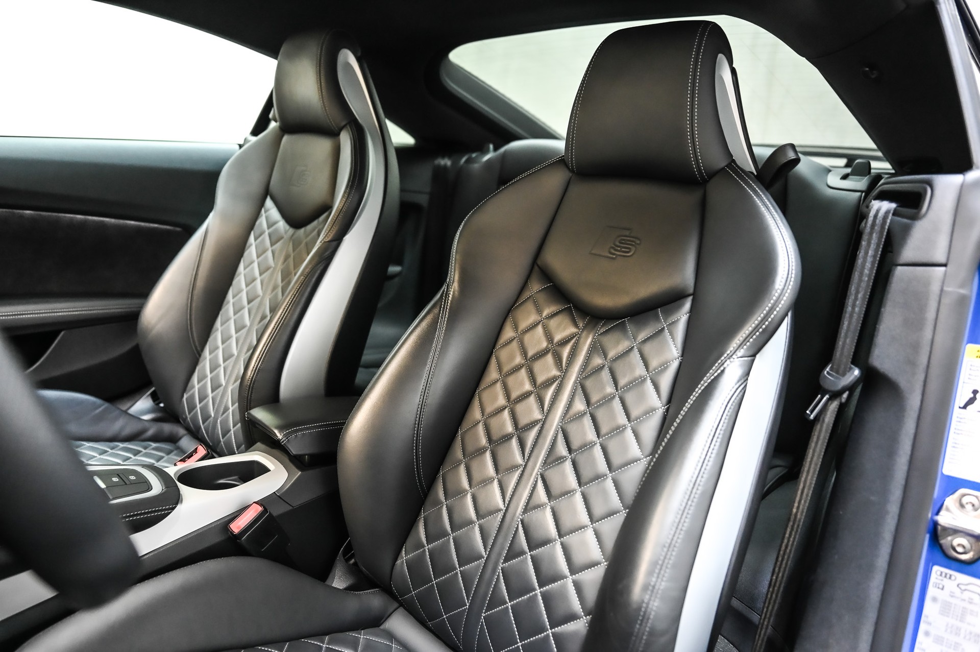 AUDI TT Coupé 2.0 TFSI quattro S-Tronic-image-17