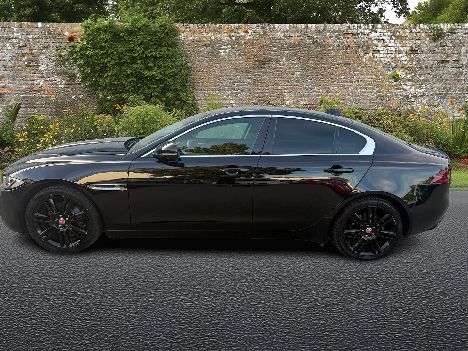 JAGUAR XE 20d Prestige Automat-image-1