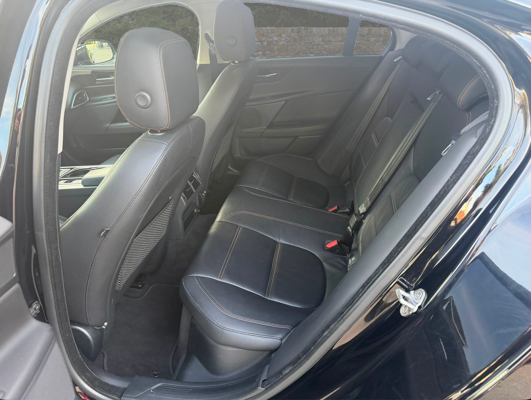 JAGUAR XE 20d Prestige Automat-image-14