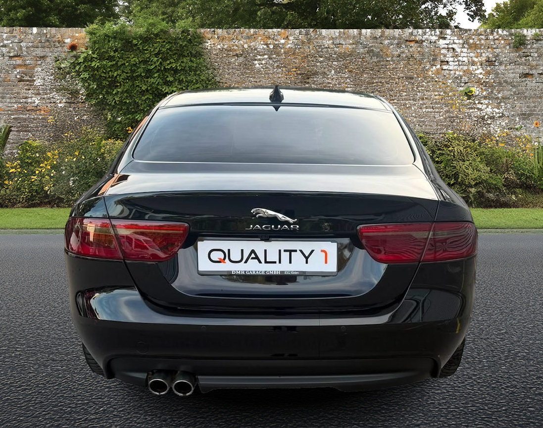 JAGUAR XE 20d Prestige Automat-image-3