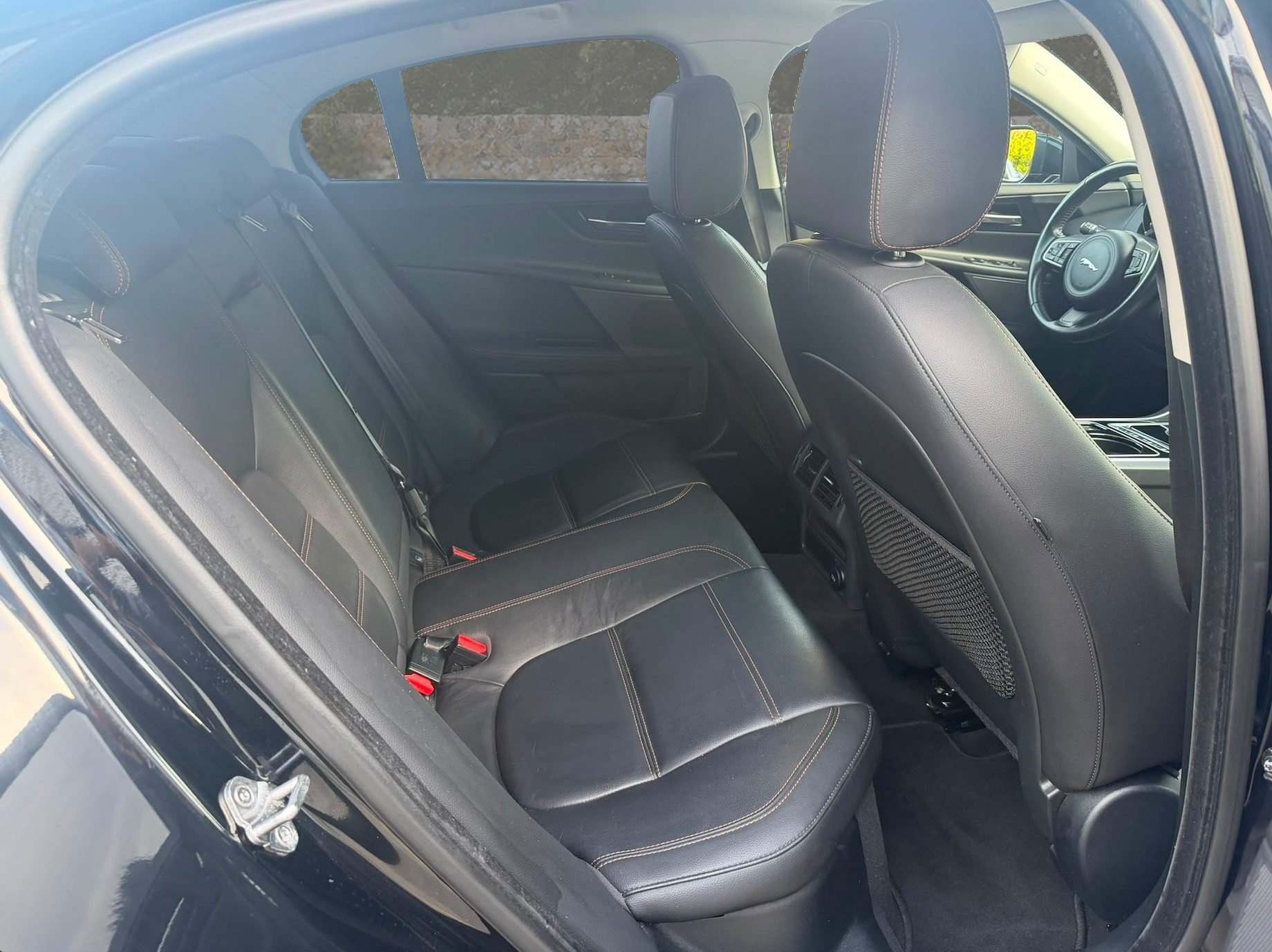 JAGUAR XE 20d Prestige Automat-image-13