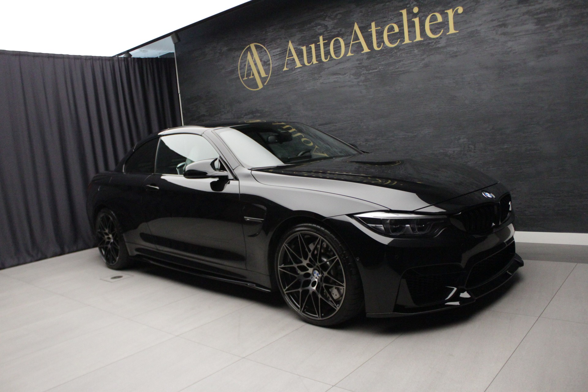 BMW M4 Cabriolet Drivelogic M Competition-image-1