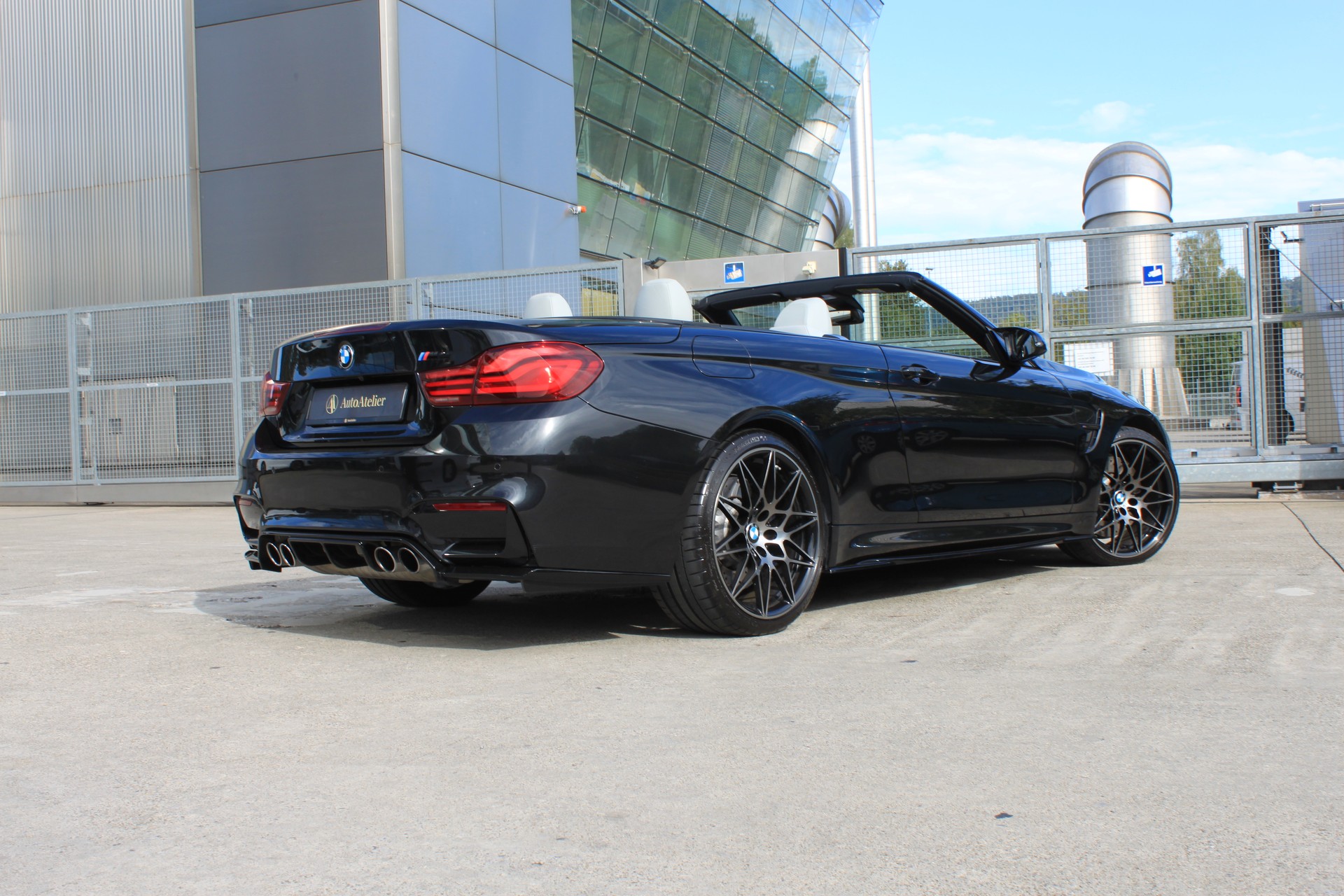 BMW M4 Cabriolet Drivelogic M Competition-image-9