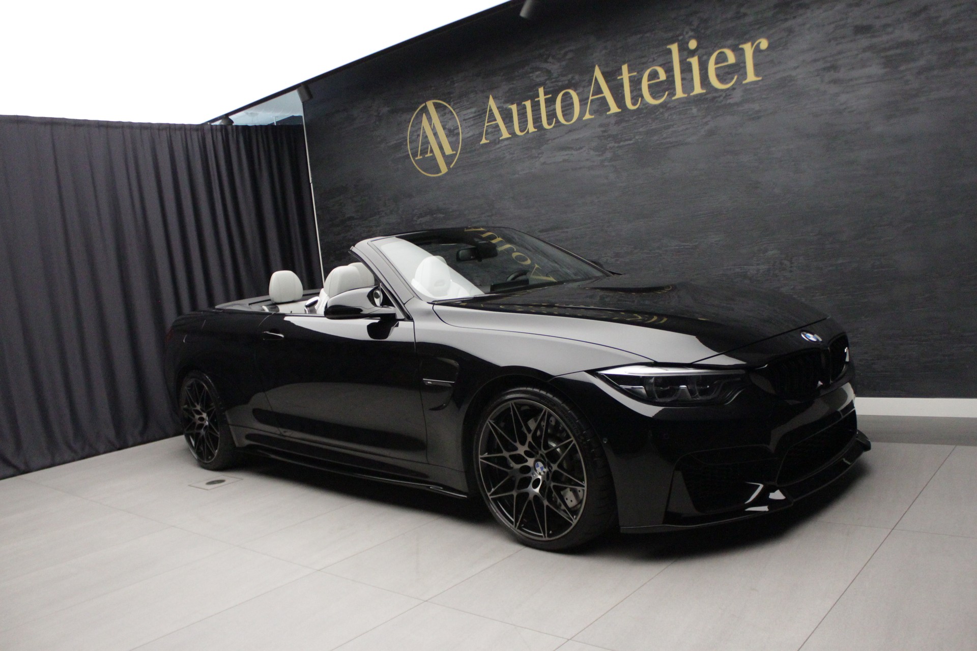 BMW M4 Cabriolet Drivelogic M Competition-image-2