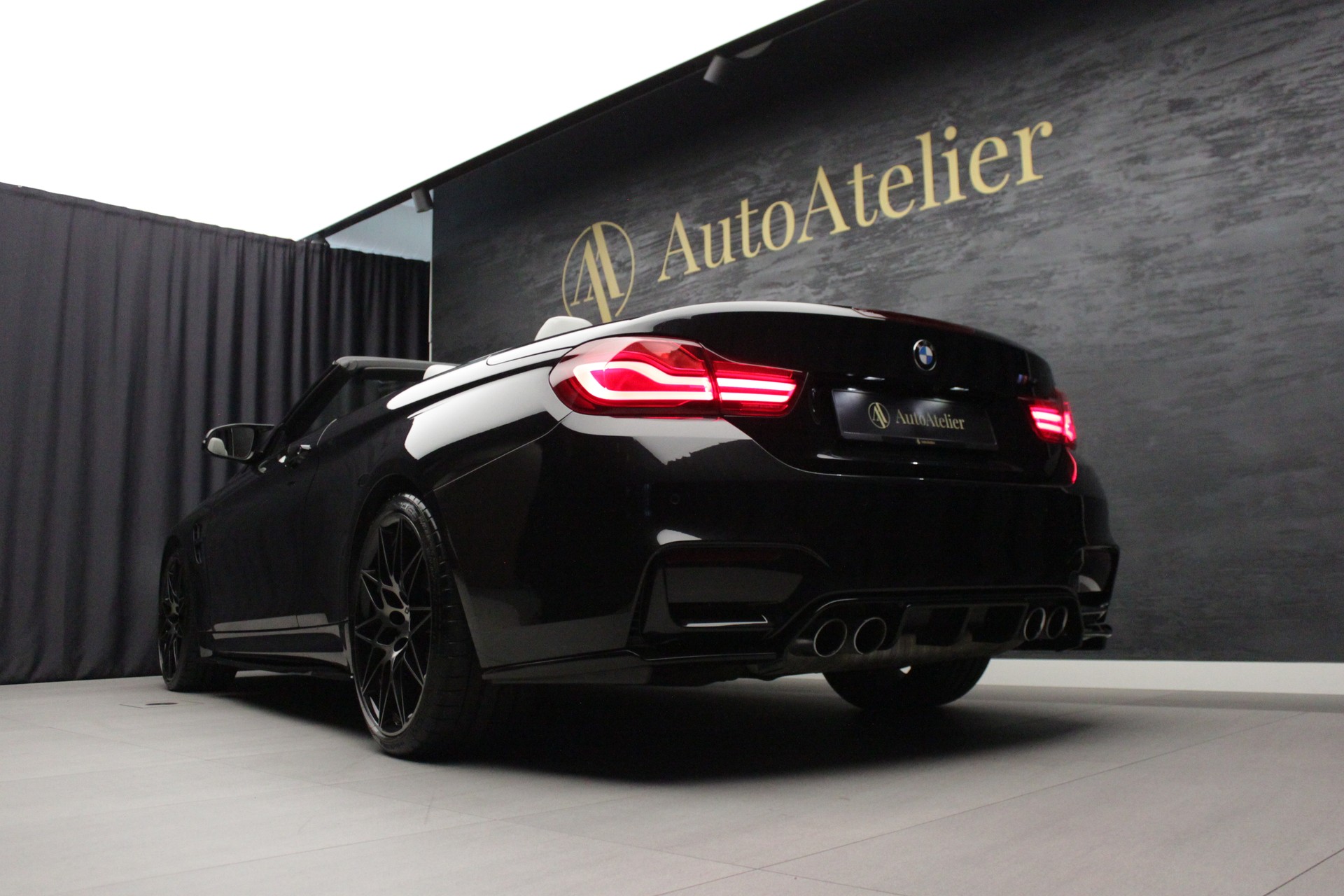 BMW M4 Cabriolet Drivelogic M Competition-image-12