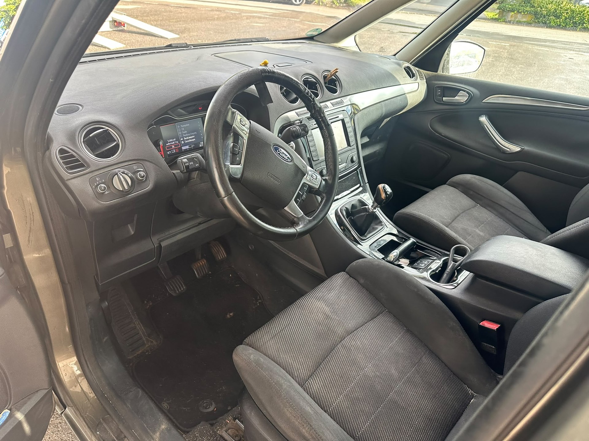 FORD Galaxy 2.2 TDCi Ghia-image-9