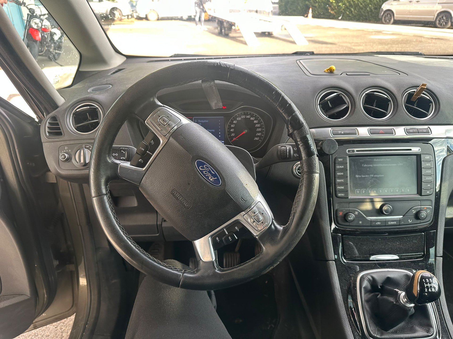 FORD Galaxy 2.2 TDCi Ghia-image-12