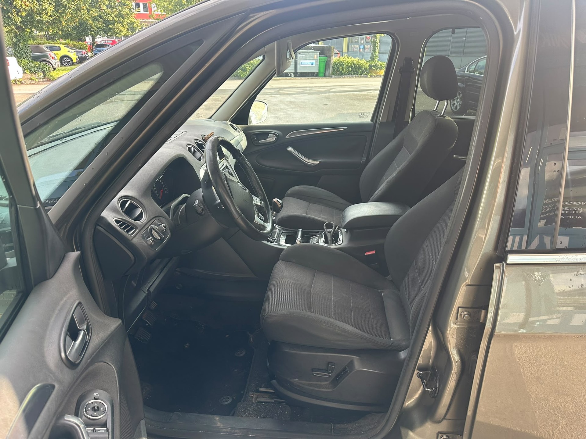 FORD Galaxy 2.2 TDCi Ghia-image-10