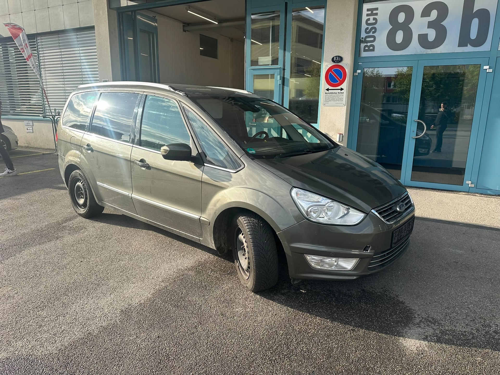 FORD Galaxy 2.2 TDCi Ghia-image-2