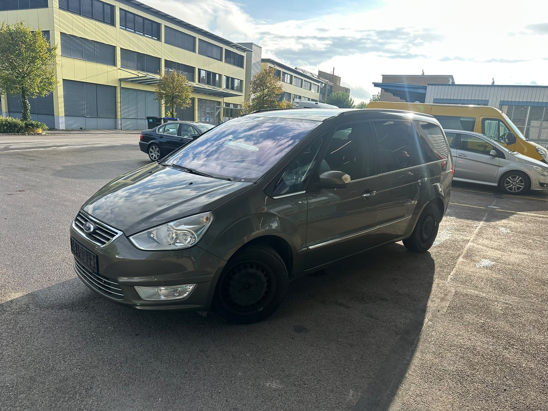 FORD Galaxy 2.2 TDCi Ghia-image-0