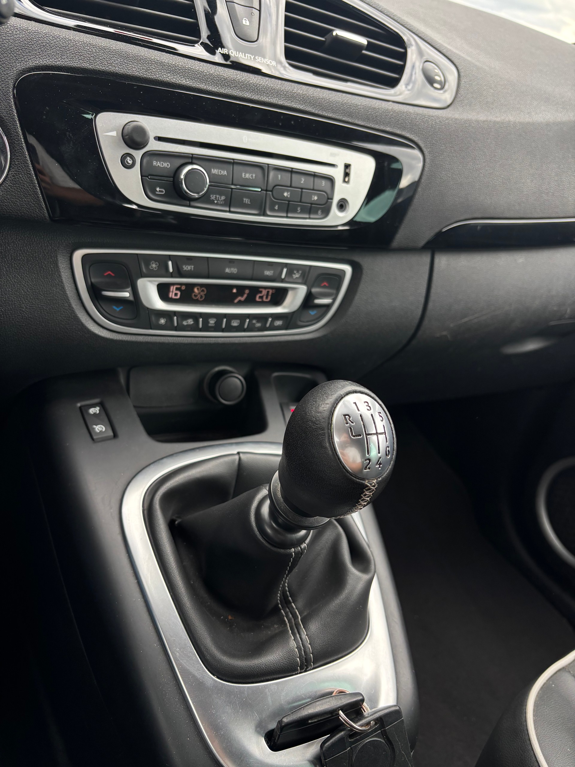 RENAULT Grand Scénic 1.6 dCi Dynamique-image-9