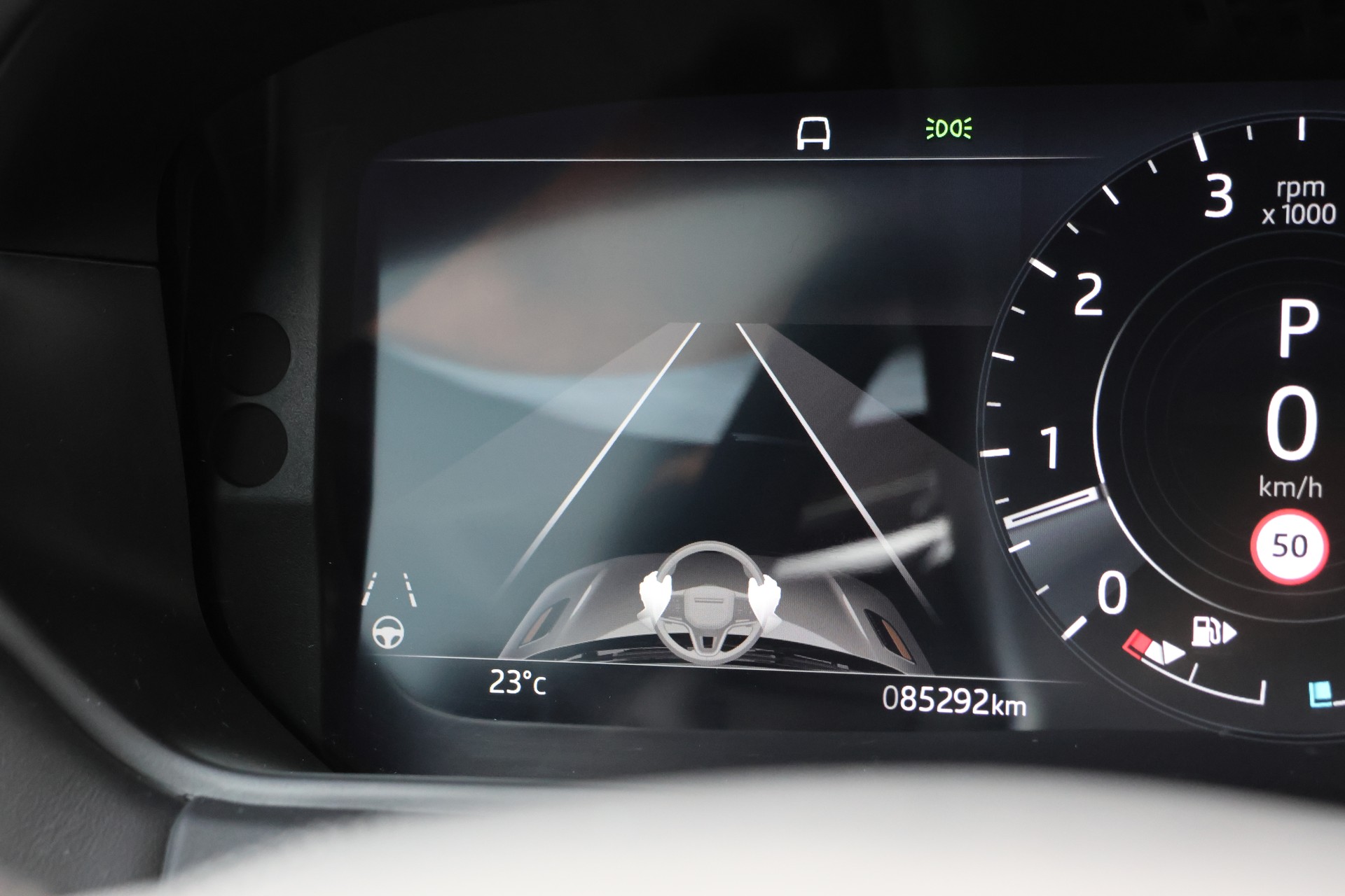 LAND ROVER Range Rover Velar R-Dynamic P 400 HSE Automatic (CH) + 2.5T AHK-image-24