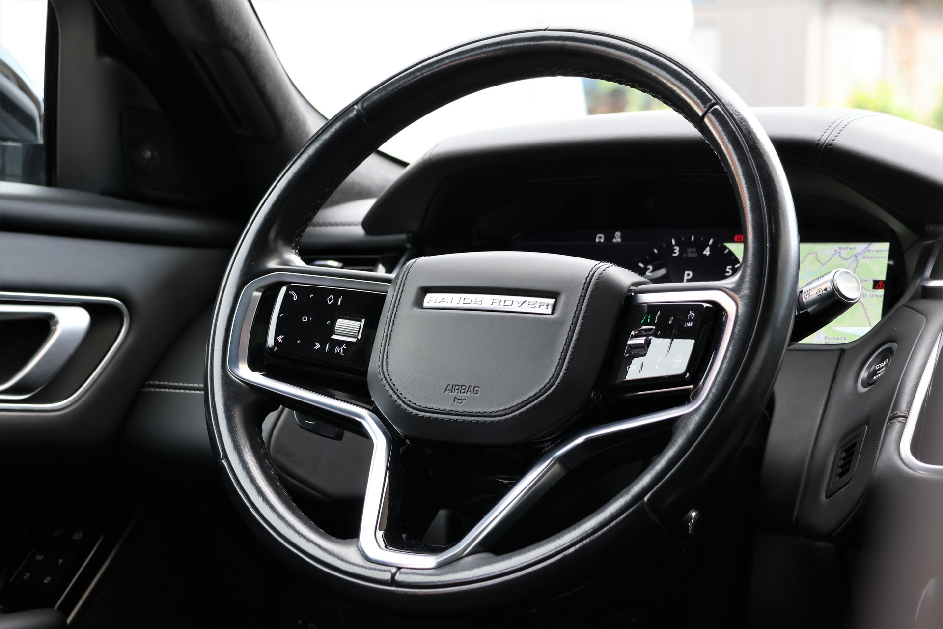 LAND ROVER Range Rover Velar R-Dynamic P 400 HSE Automatic (CH) + 2.5T AHK-image-13