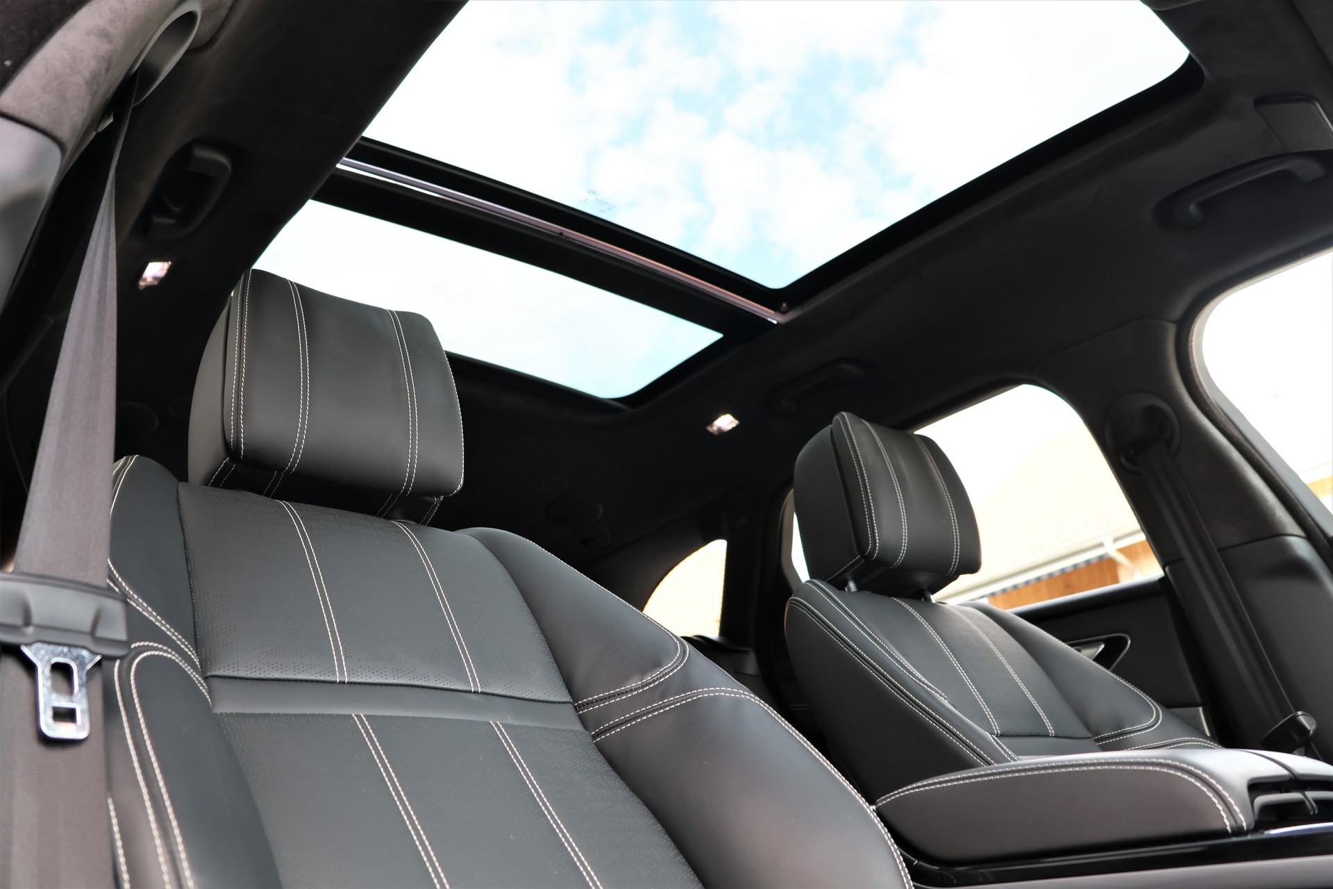 LAND ROVER Range Rover Velar R-Dynamic P 400 HSE Automatic (CH) + 2.5T AHK-image-18