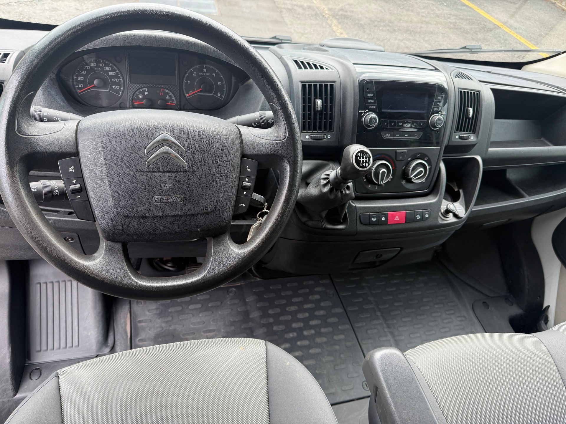 CITROEN Jumper 35+ 2.0 BlueHDi 160 Attraction L4-image-11