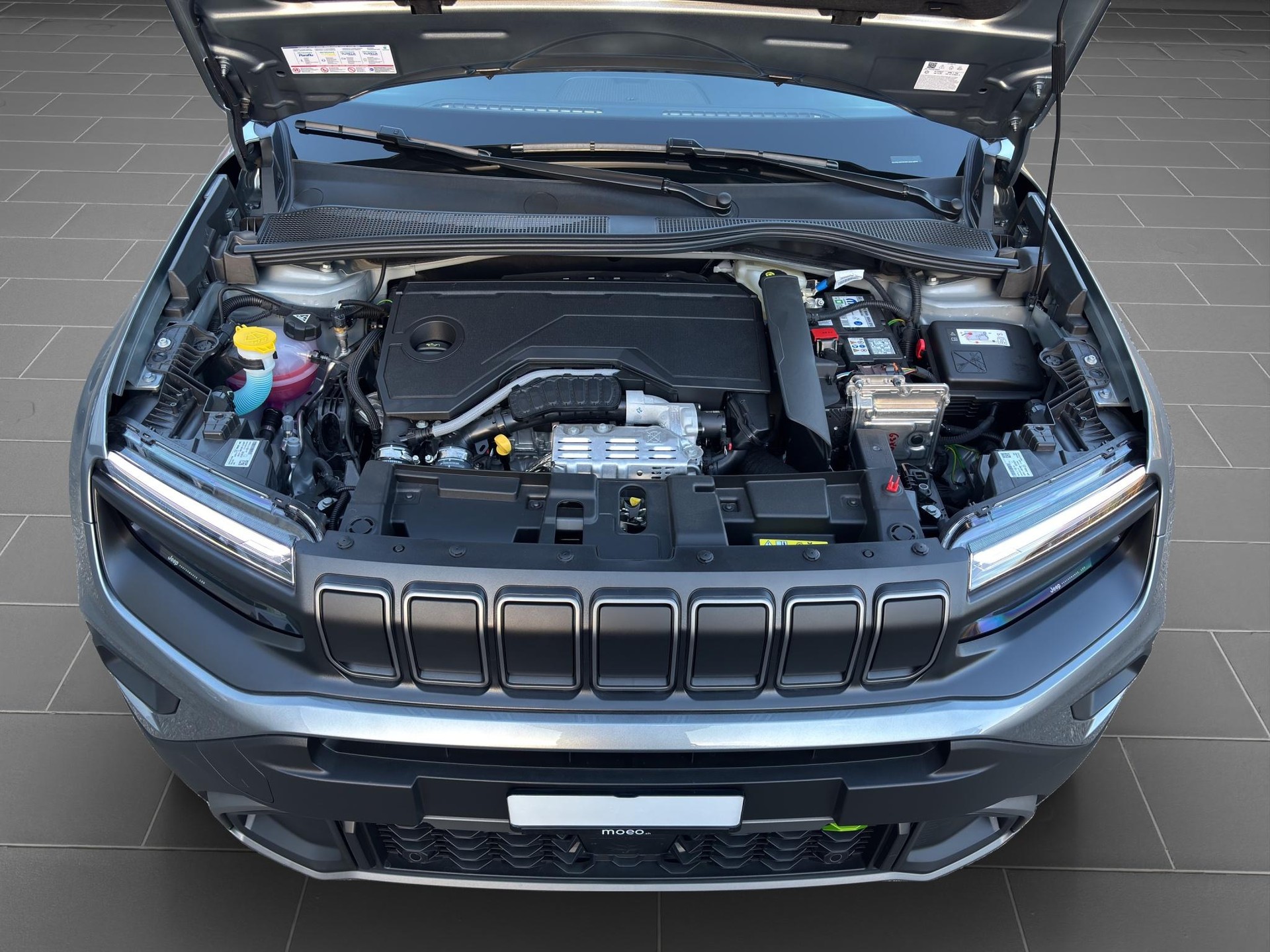JEEP Avenger 1.2 MHEV Overland 4xe-image-23