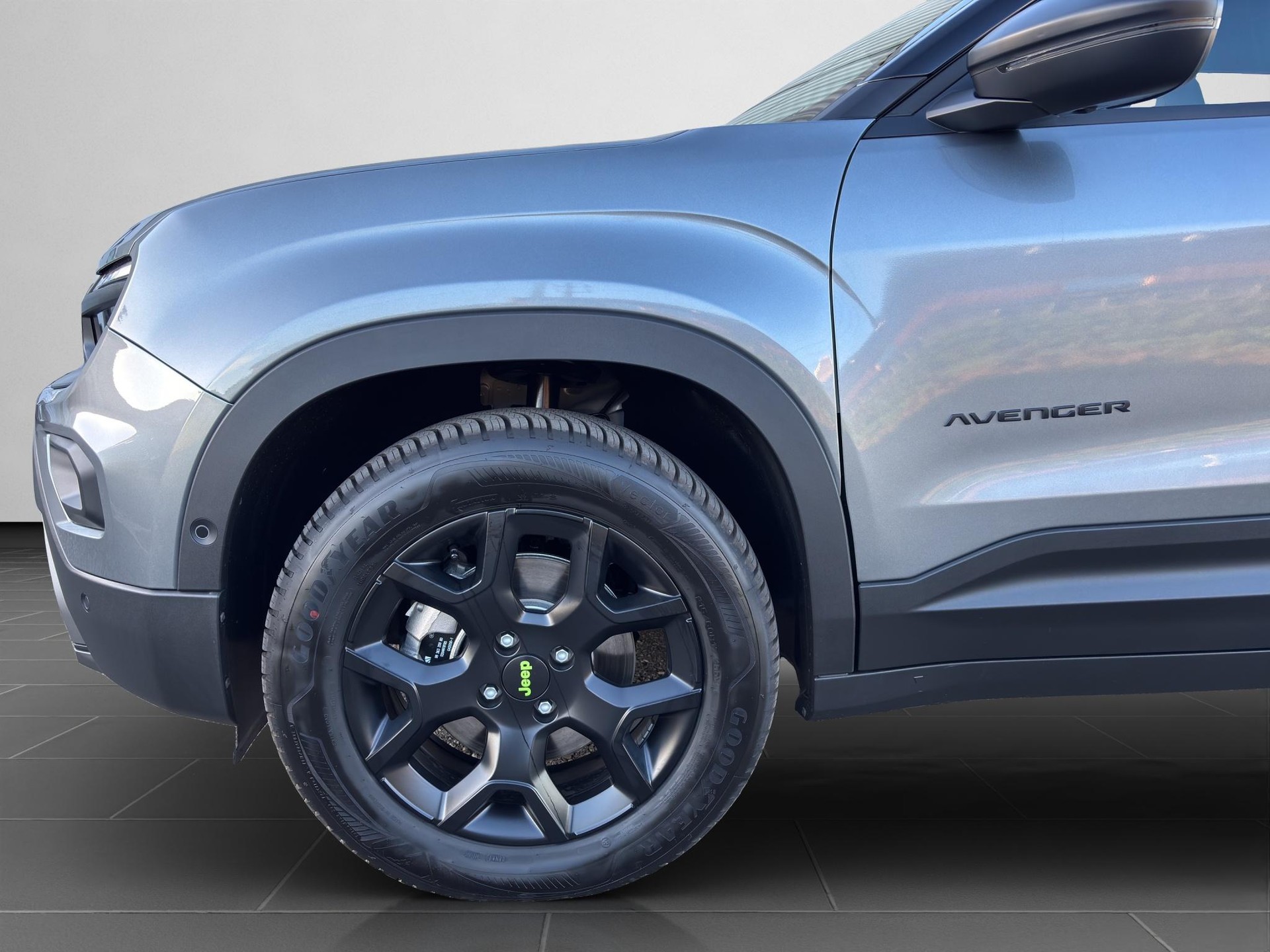 JEEP Avenger 1.2 MHEV Overland 4xe-image-24