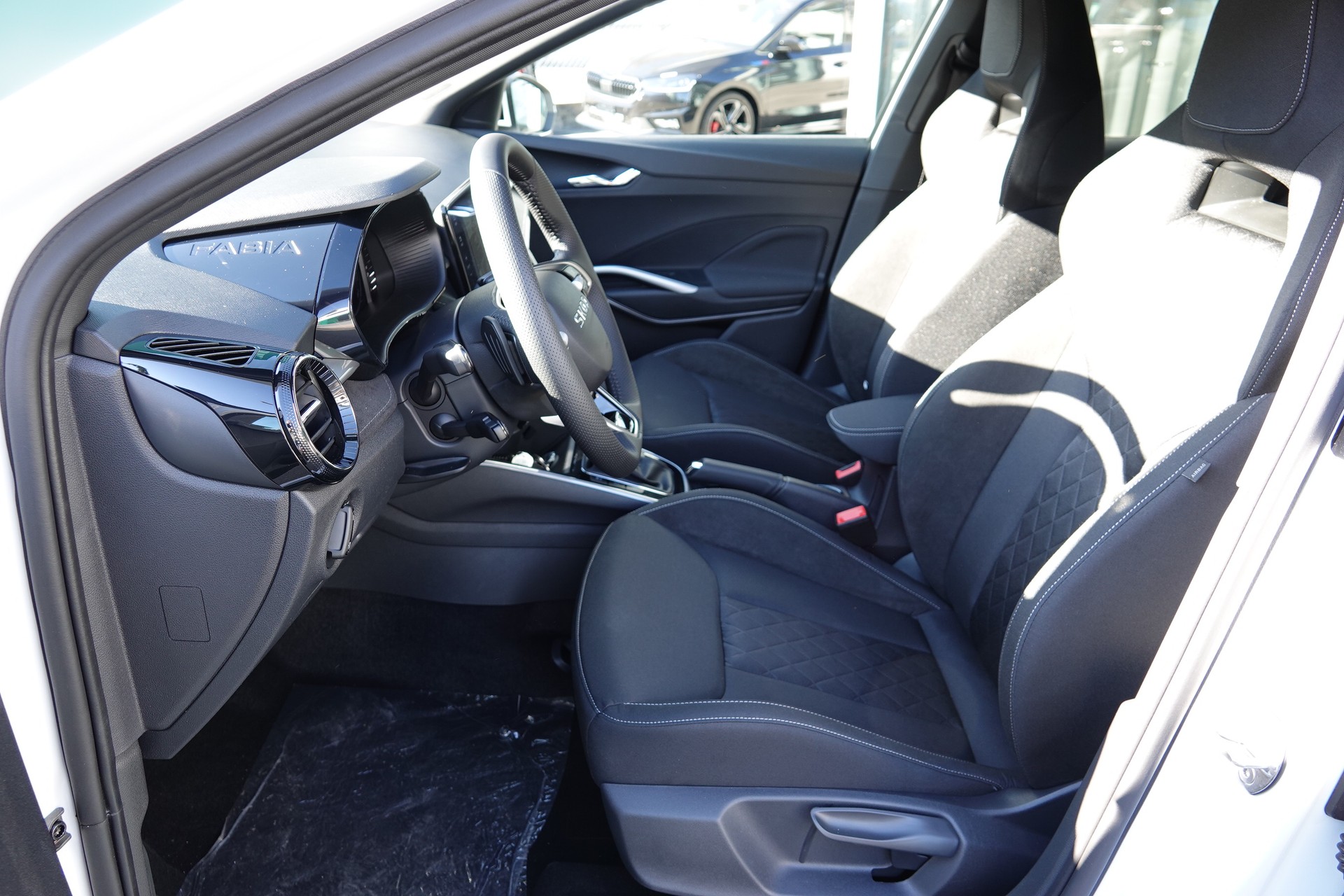 SKODA Fabia 1.0 TSI Dynamic DSG-image-13