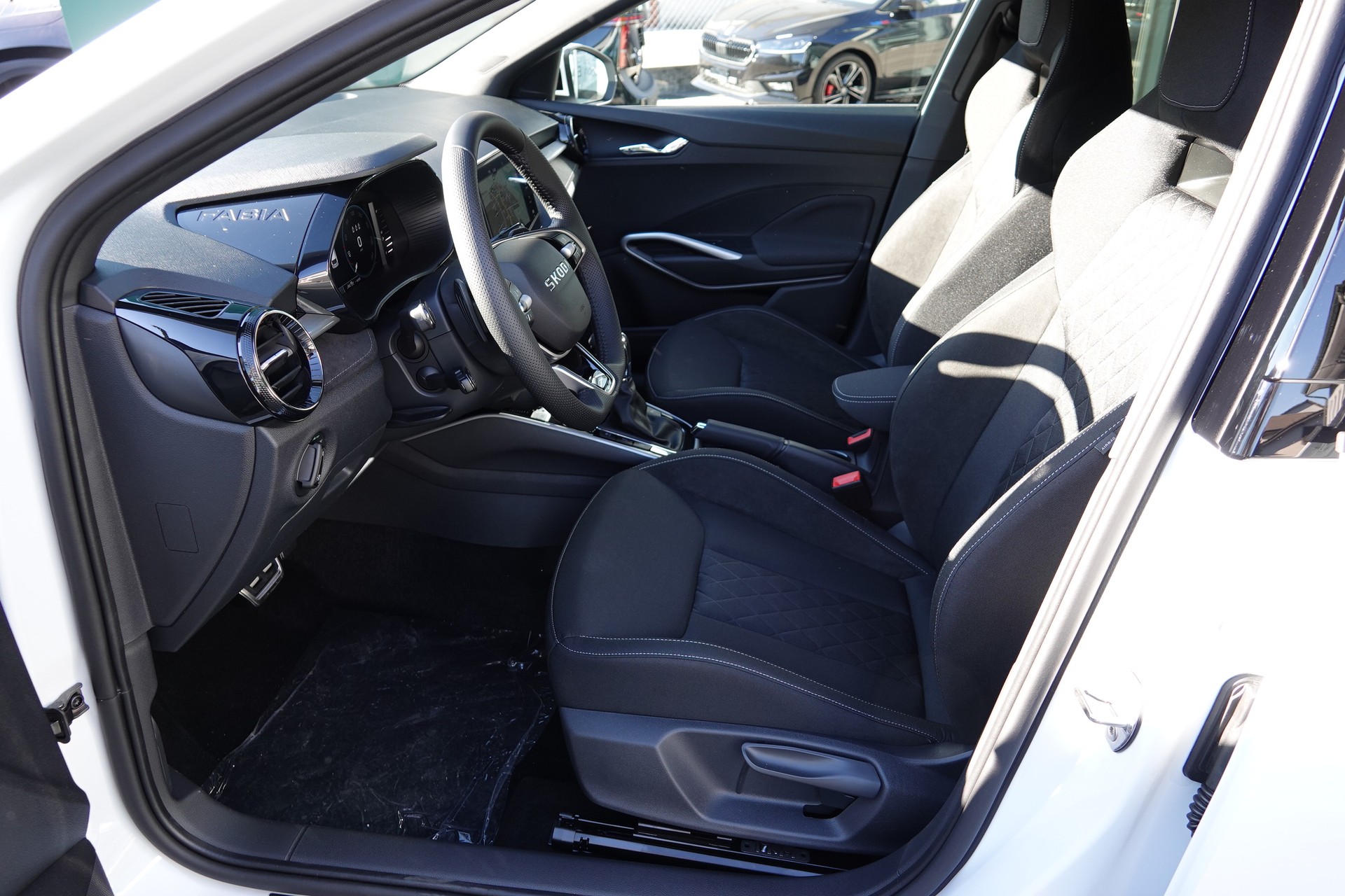 SKODA Fabia 1.0 TSI Dynamic DSG-image-12