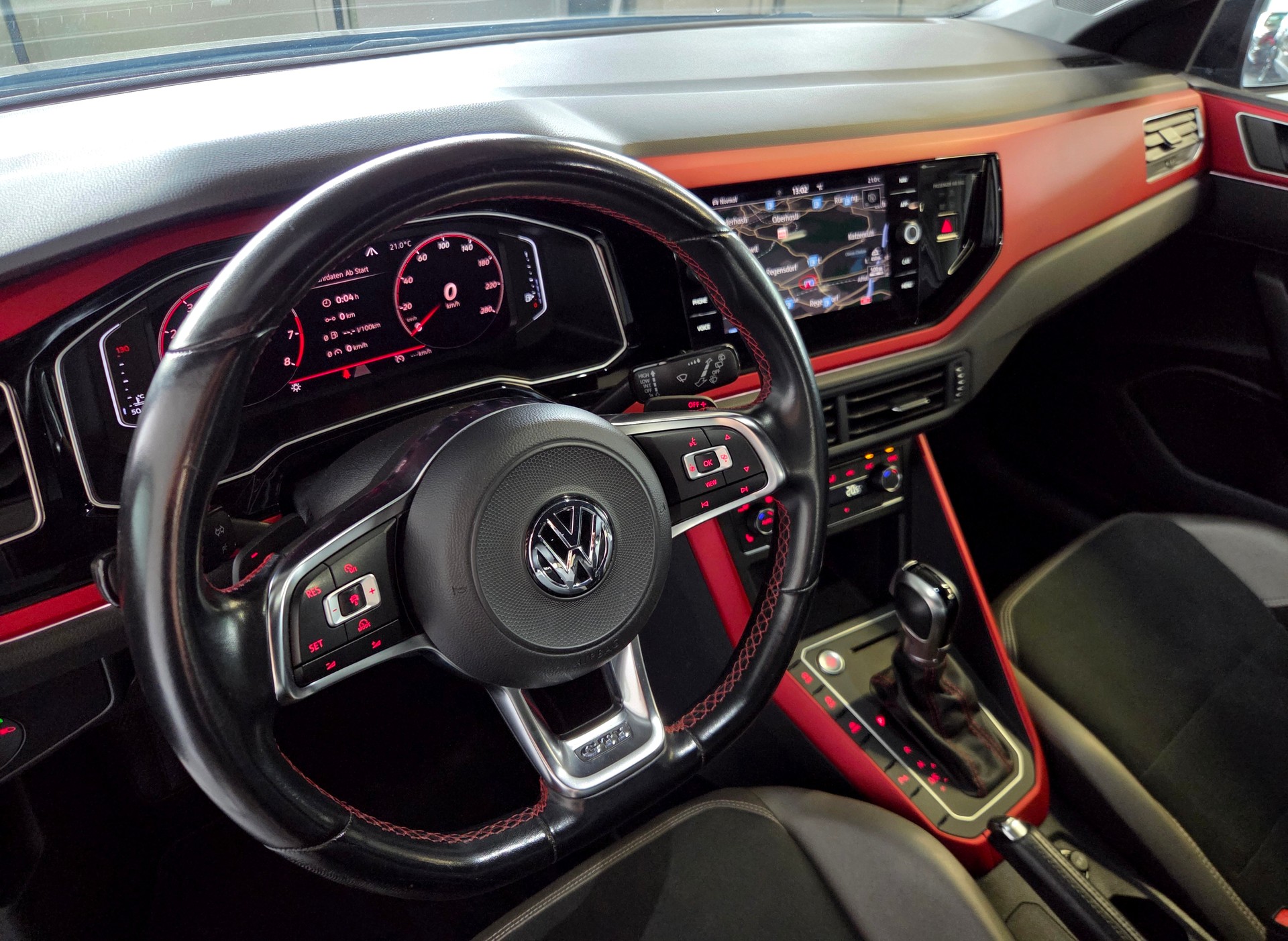 VW Polo 2.0 TSI GTI DSG-image-10