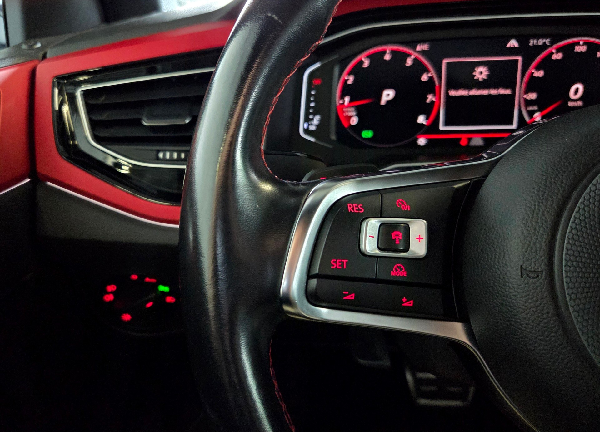 VW Polo 2.0 TSI GTI DSG-image-9