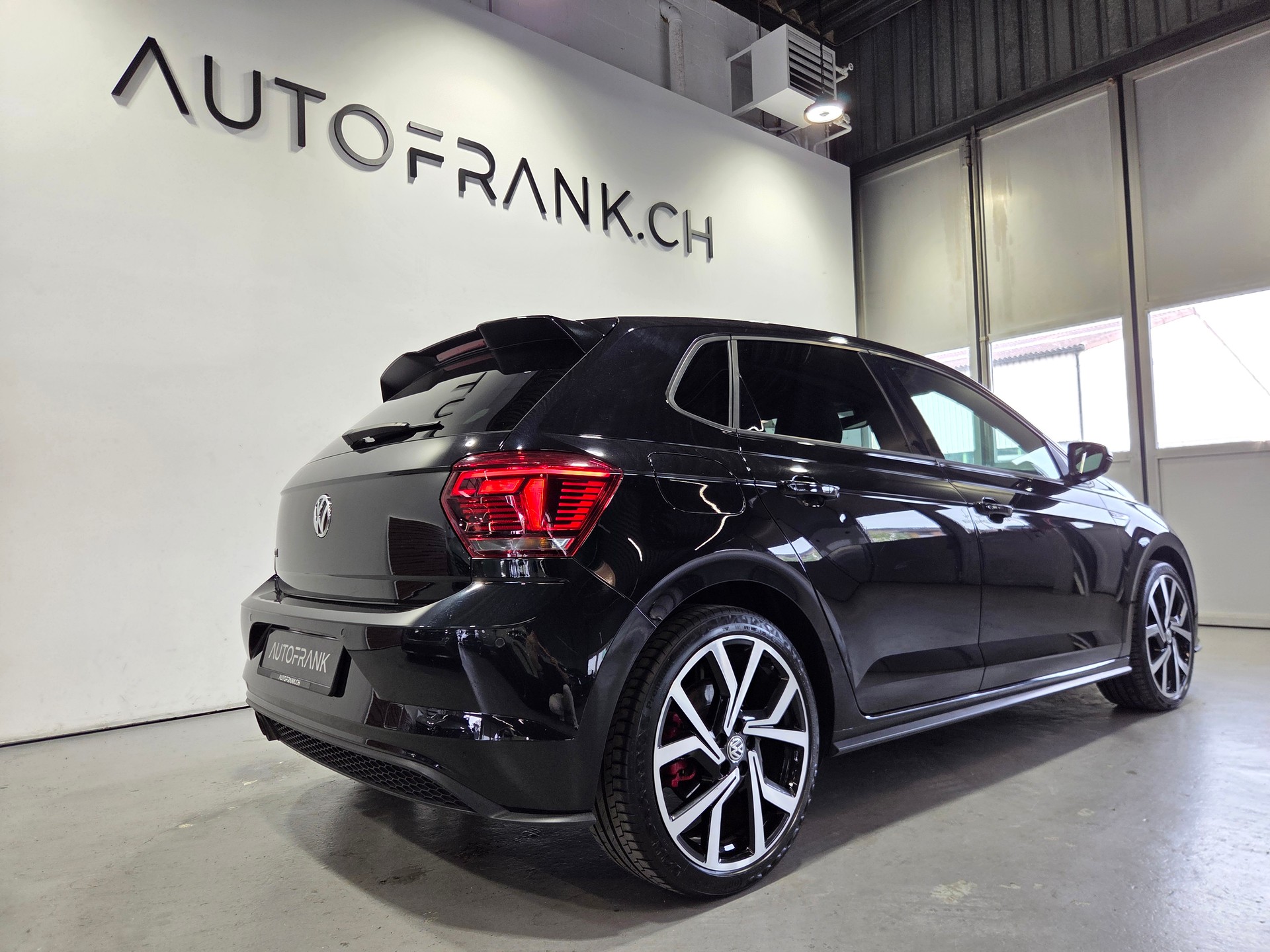 VW Polo 2.0 TSI GTI DSG-image-6
