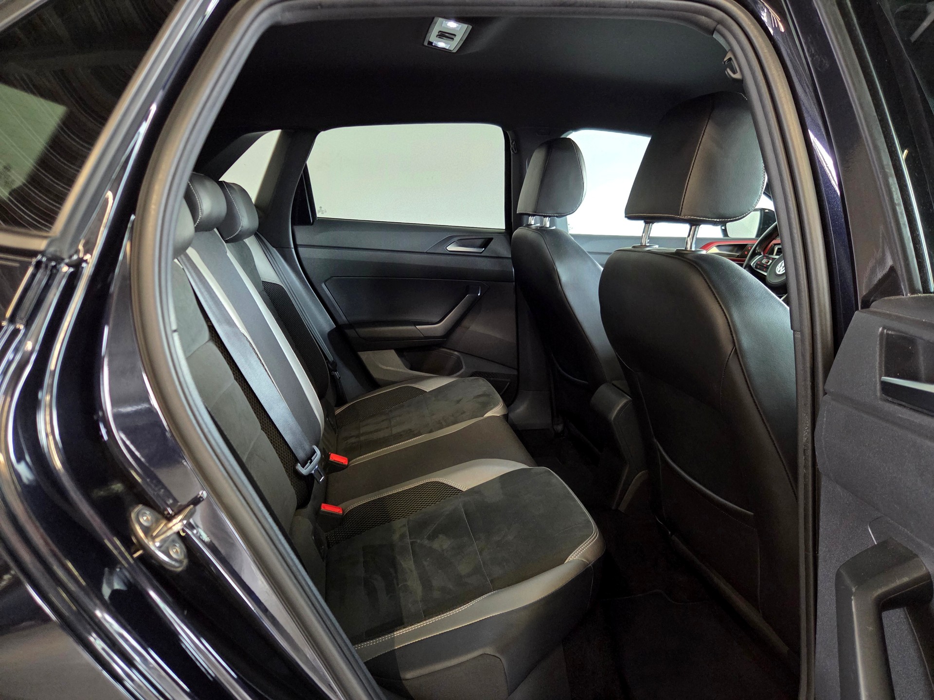 VW Polo 2.0 TSI GTI DSG-image-14