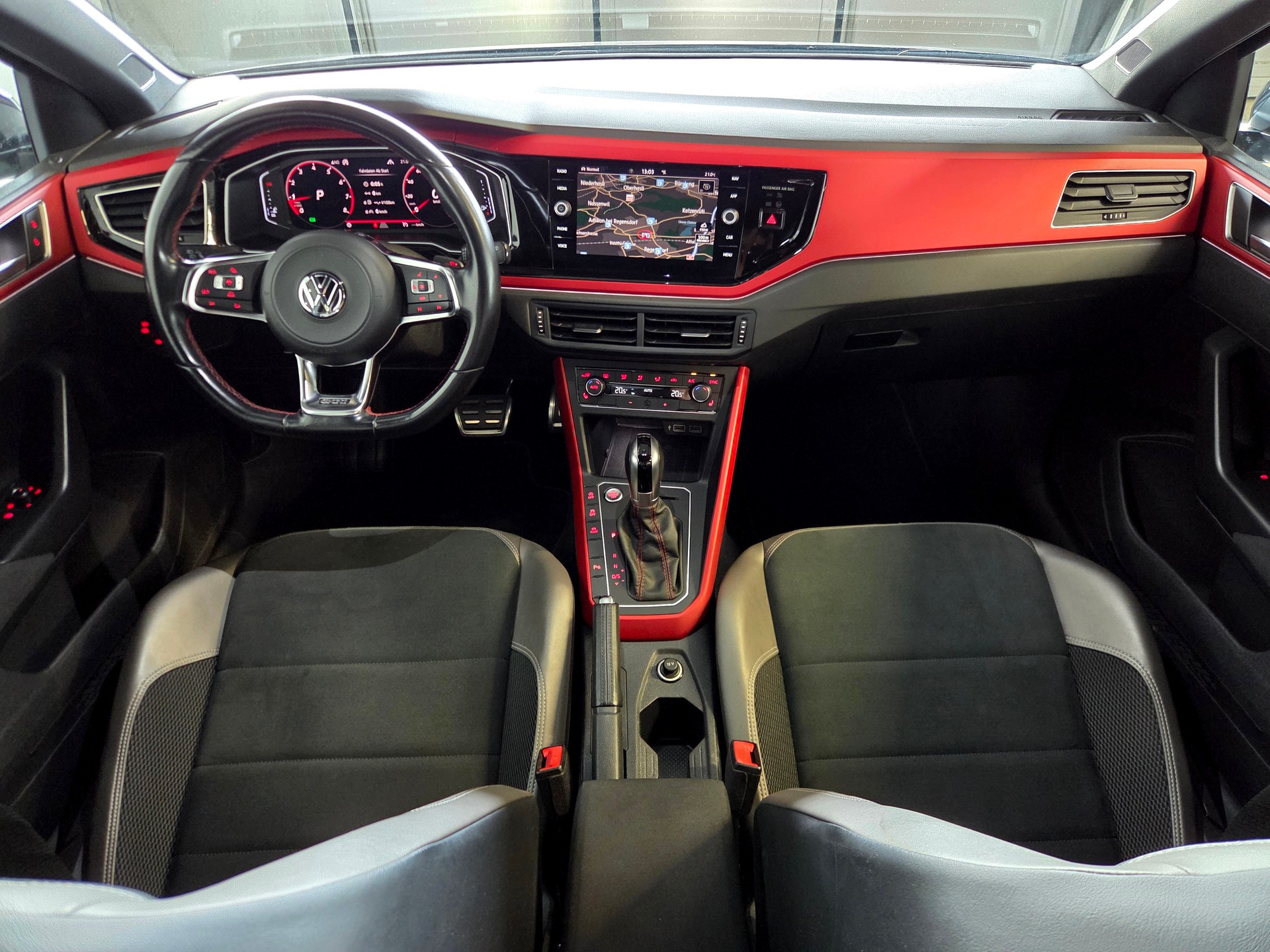 VW Polo 2.0 TSI GTI DSG-image-13