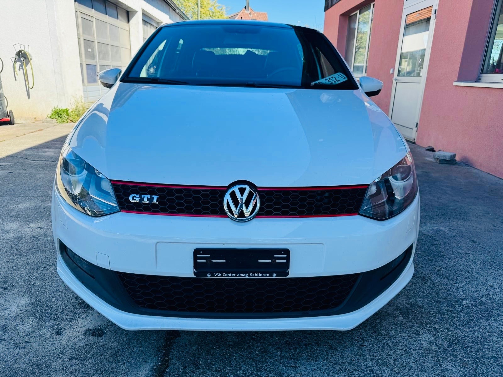VW GTI-image-0