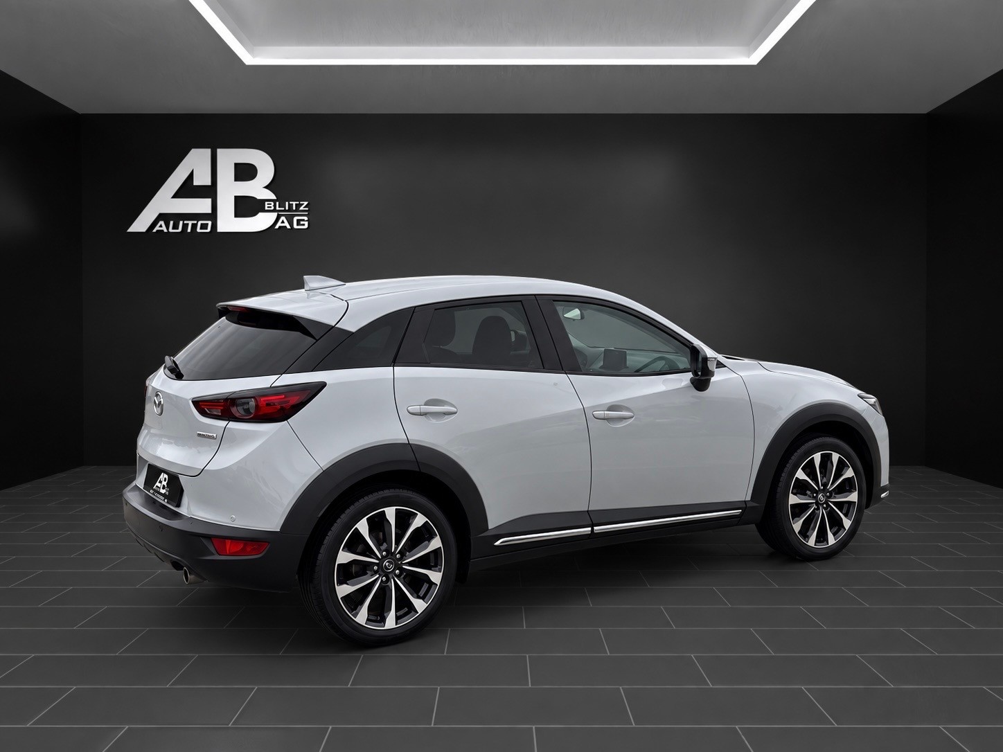 MAZDA CX-3 SKYACTIV-G 121 Revolution FWD Automat-image-4