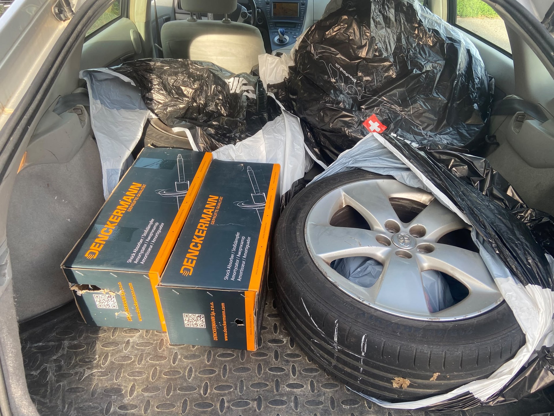 TOYOTA Prius 1.8 16V HSD Sol Premium-image-7