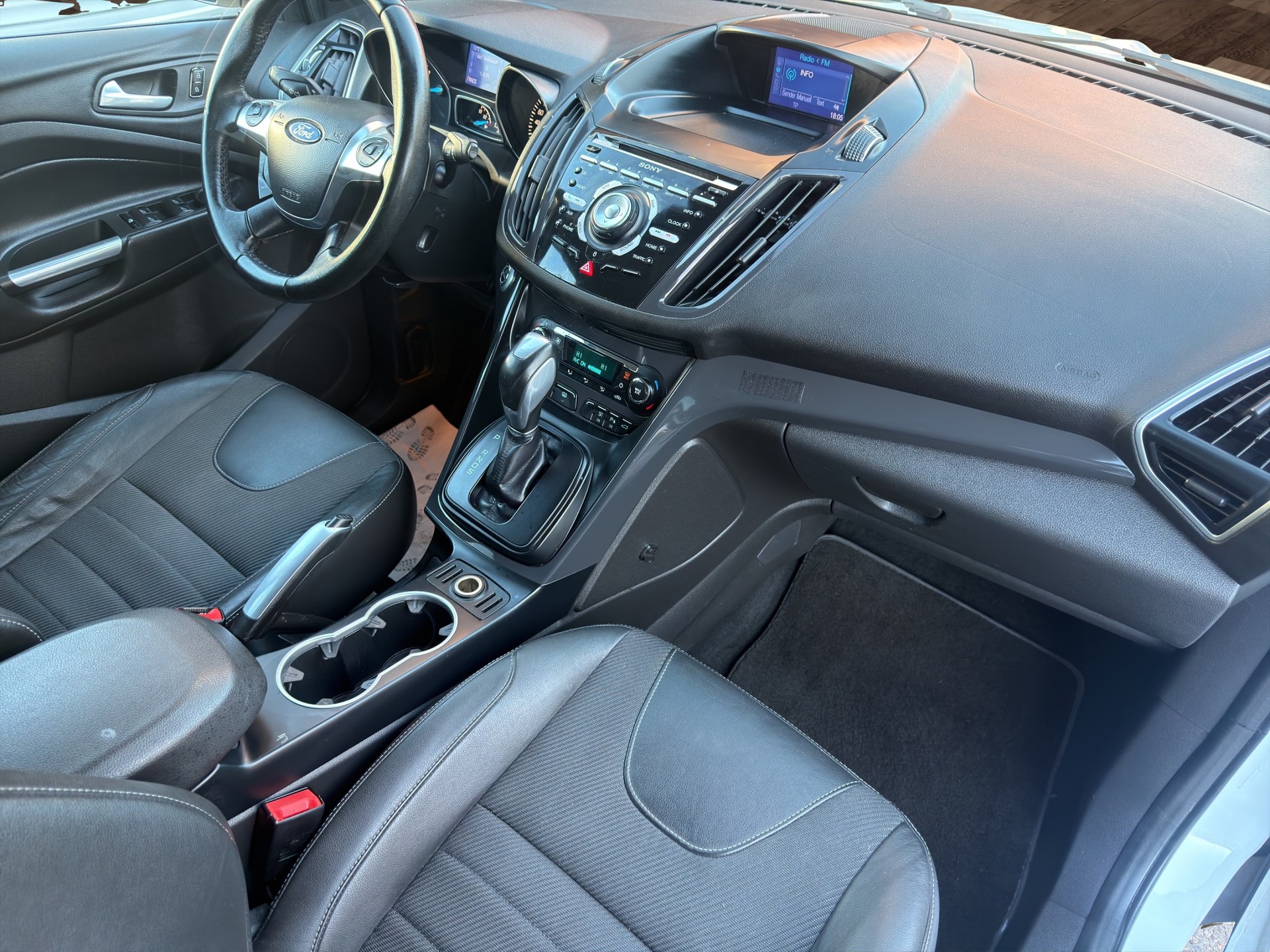 FORD Kuga 1.6 SCTi Titanium 4WD Automatic-image-12