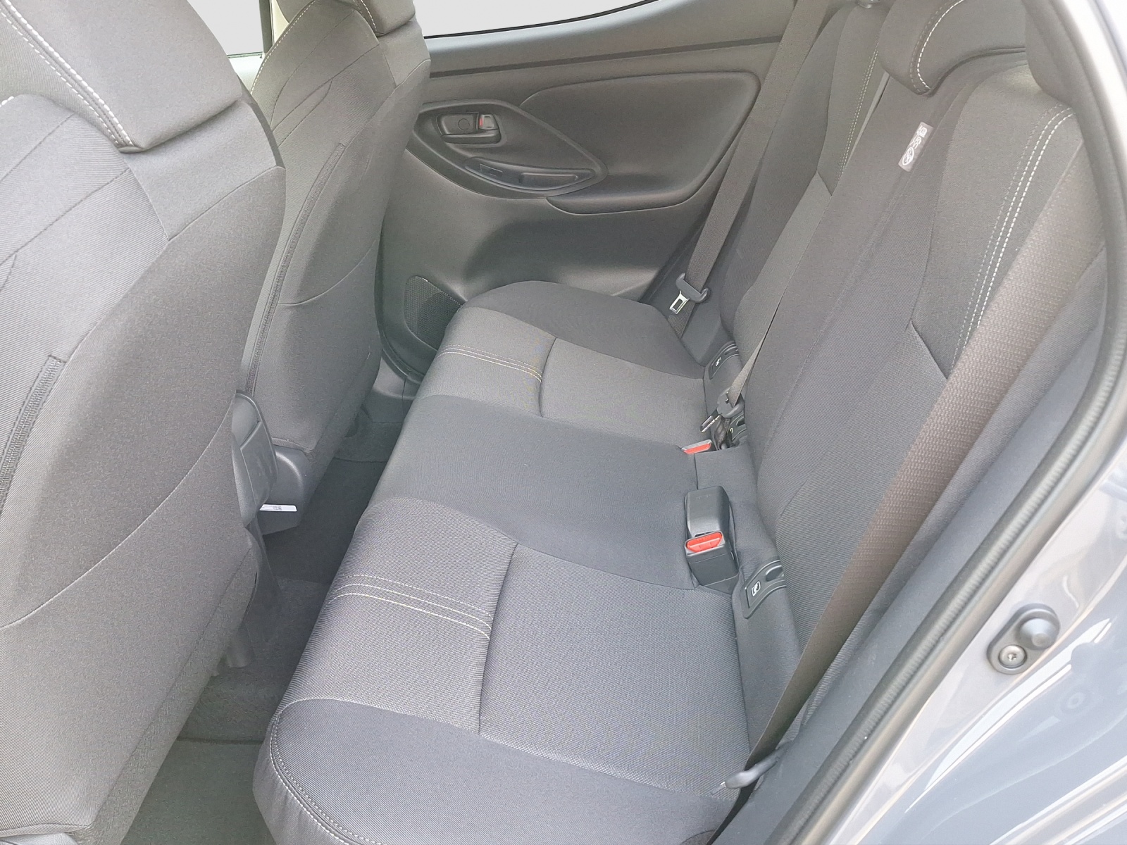 TOYOTA Yaris 1.5 VVT-i HSD Trend-image-10