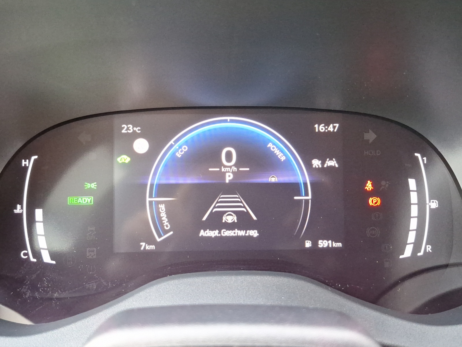 TOYOTA Yaris 1.5 VVT-i HSD Trend-image-14