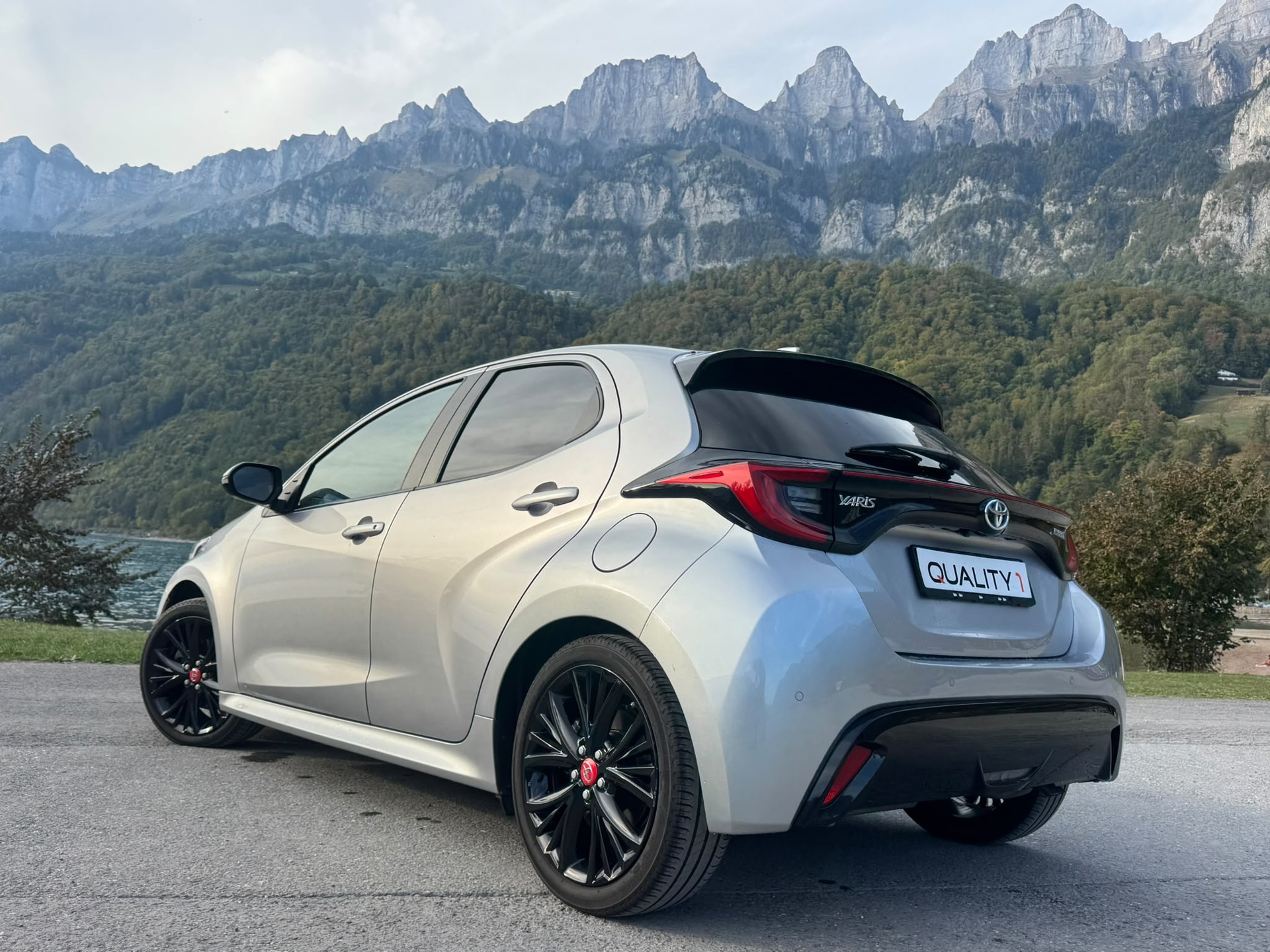 TOYOTA Yaris 1.5 GR Sport e-CVT-image-6