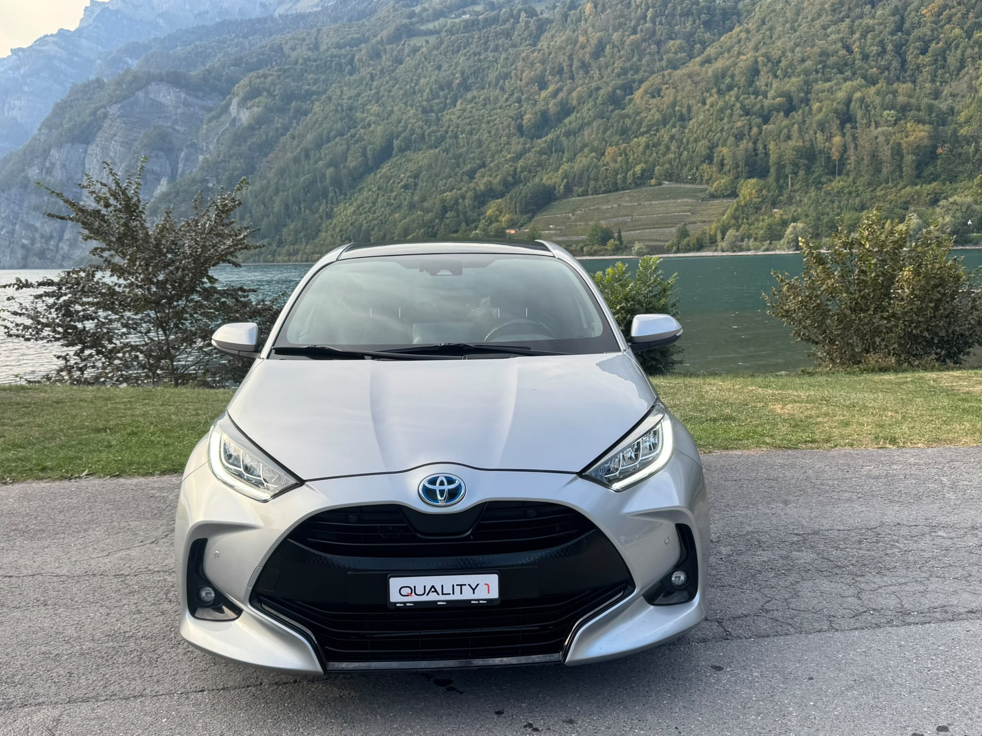 TOYOTA Yaris 1.5 GR Sport e-CVT-image-0