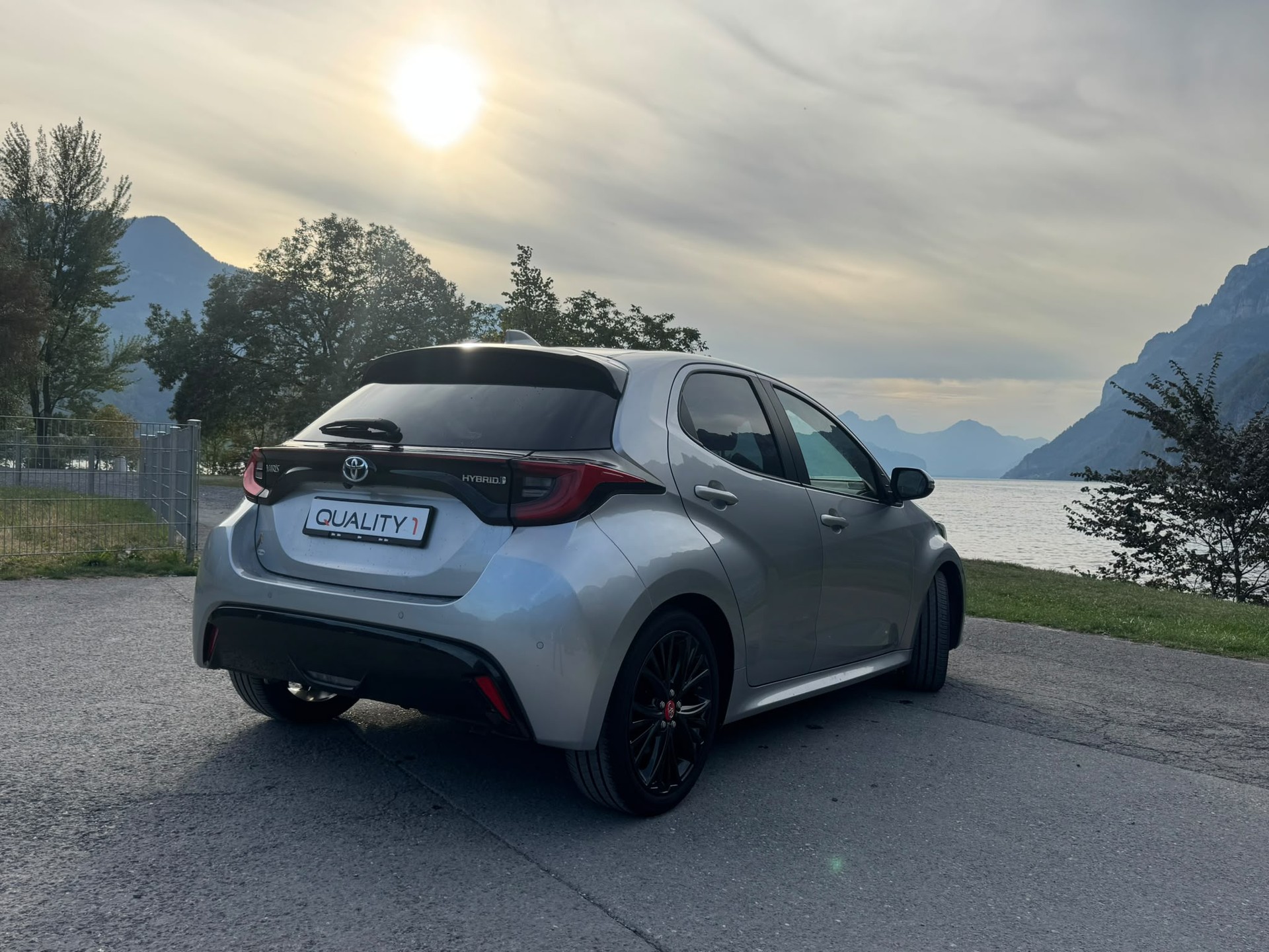 TOYOTA Yaris 1.5 GR Sport e-CVT-image-5