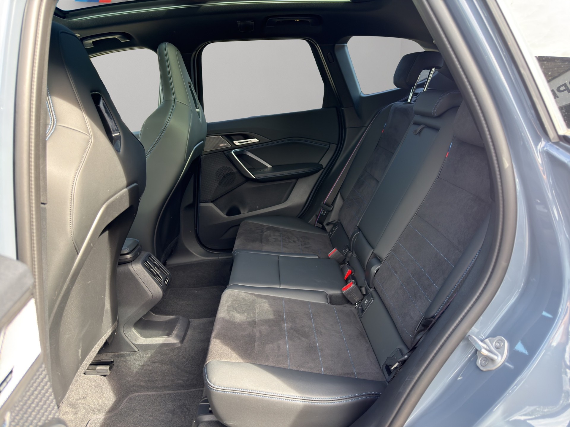 BMW X1 xDrive M35i-image-17