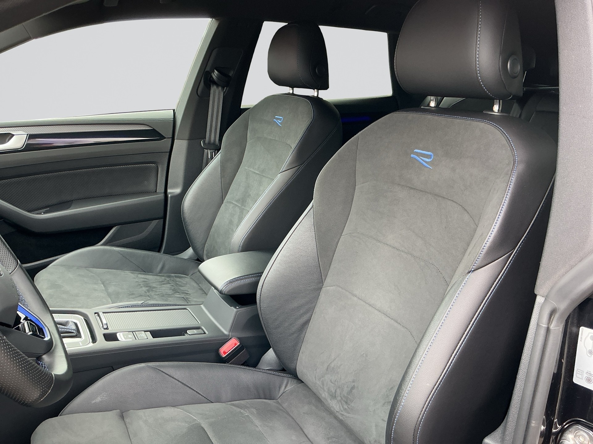 VW Arteon SB 2.0 TSI R 4Motion DSG-image-6