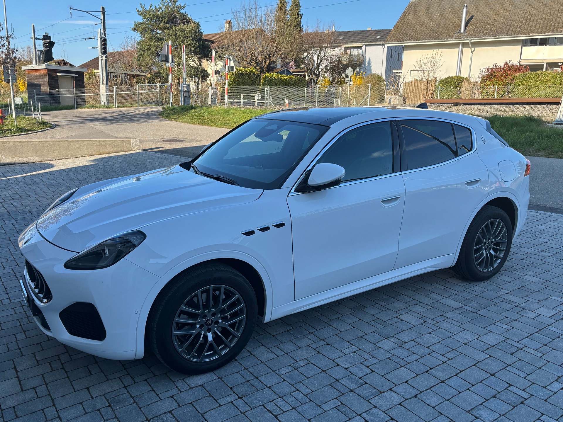 MASERATI 2.0 Hybrid GT-image-2