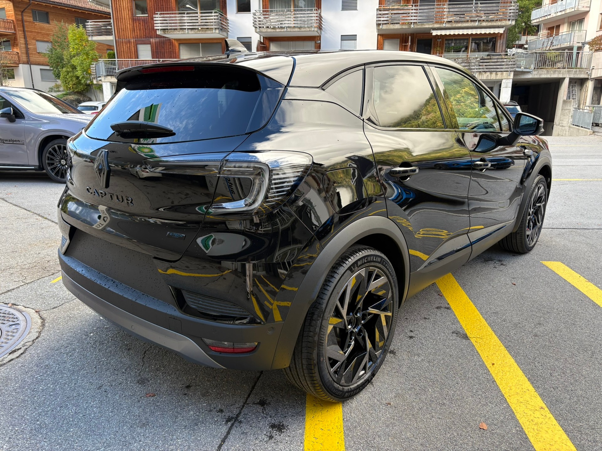RENAULT Captur 1.8 E-Tech 160 Esprit Alpine-image-4