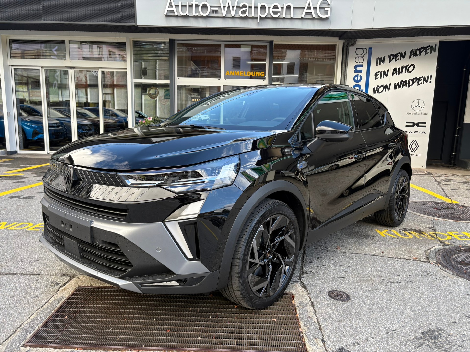 RENAULT Captur 1.8 E-Tech 160 Esprit Alpine-image-0