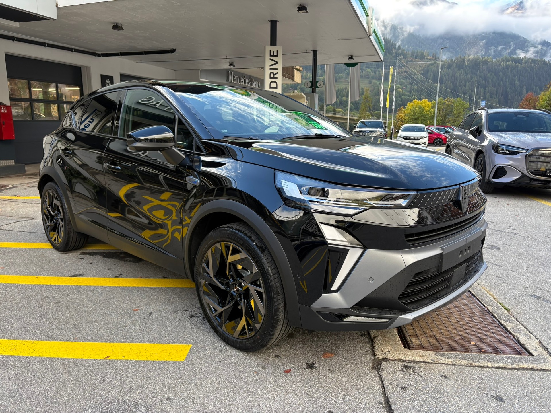 RENAULT Captur 1.8 E-Tech 160 Esprit Alpine-image-2