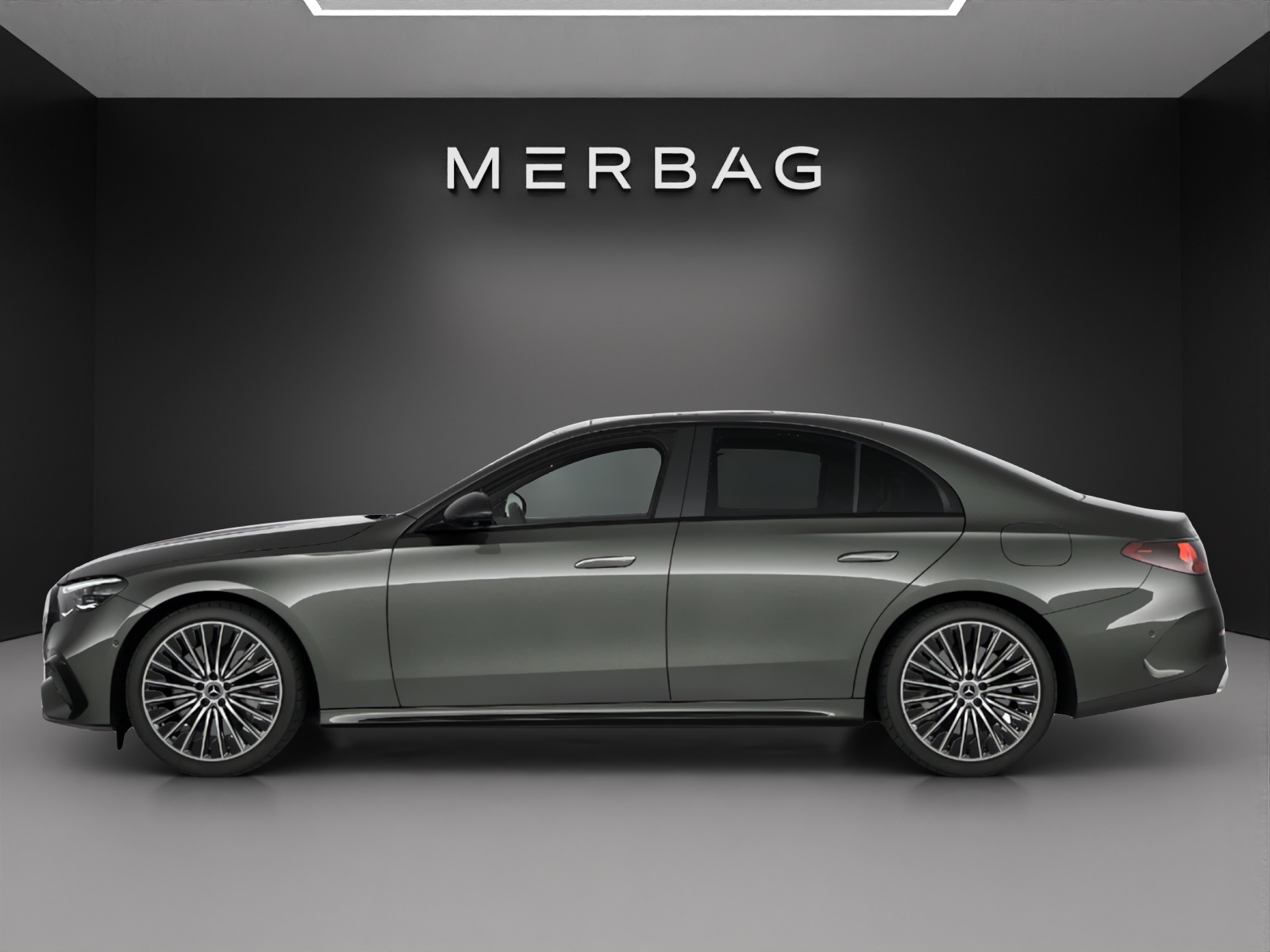 MERCEDES-BENZ E 300 e 4Matic EQ Hybrid 9G-Tronic-image-2