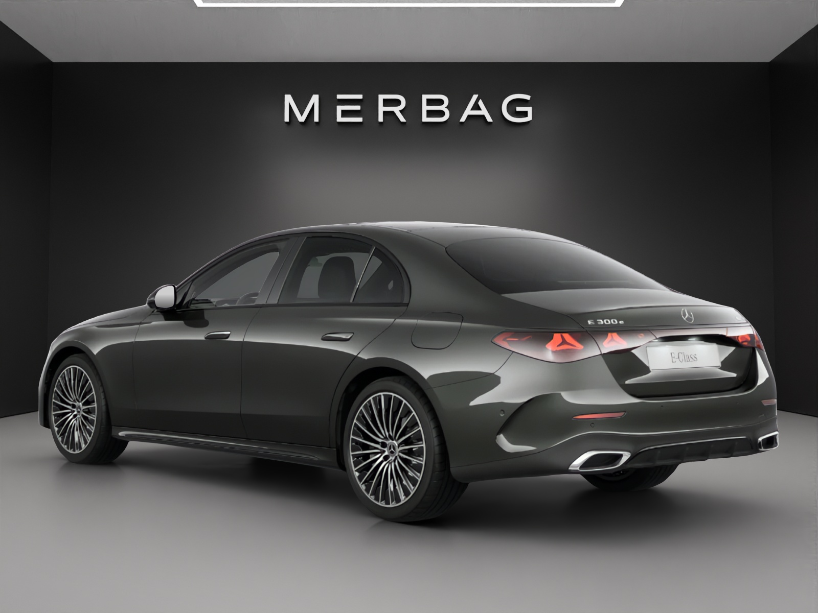 MERCEDES-BENZ E 300 e 4Matic EQ Hybrid 9G-Tronic-image-3